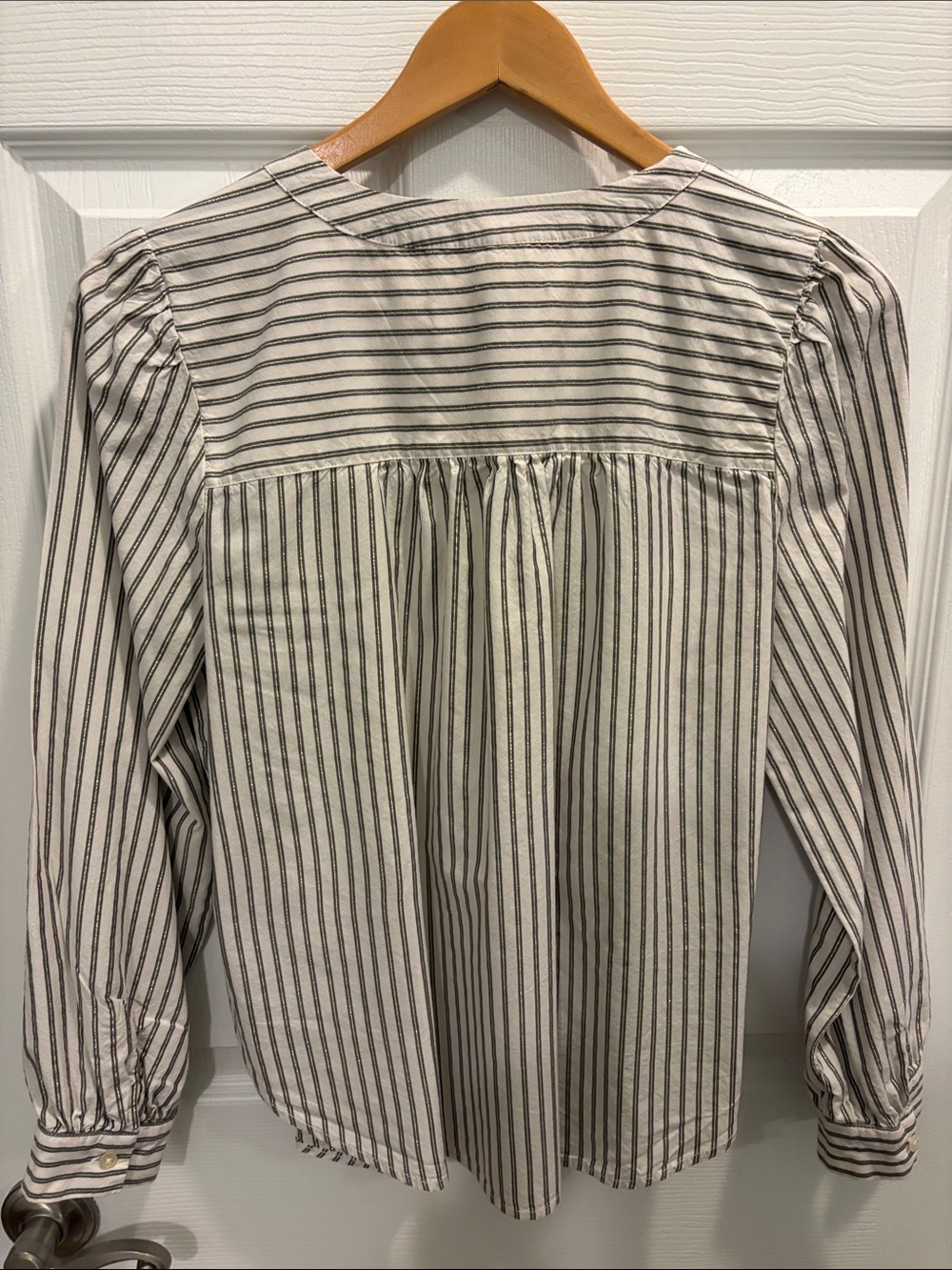 LOFT Women White and Black Striped Button-Front Blouse Size MP - Picture 3 of 5